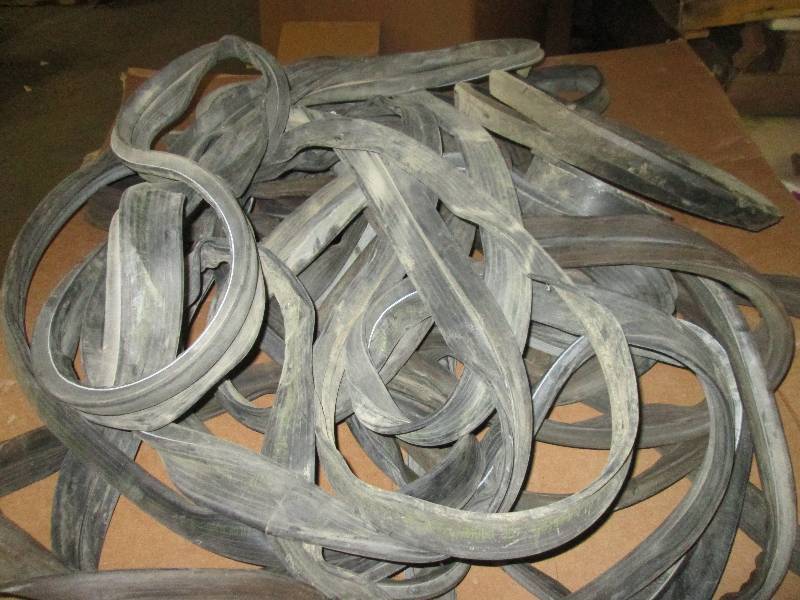lot 35 image: lot of tylox super seal ...
