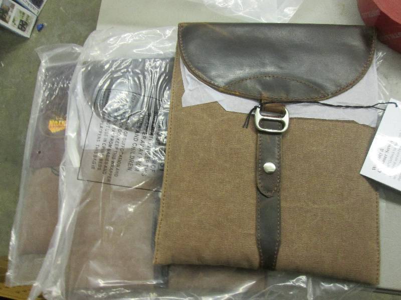 lot 60 image: 3 new i-pad pull up leather wash ca...