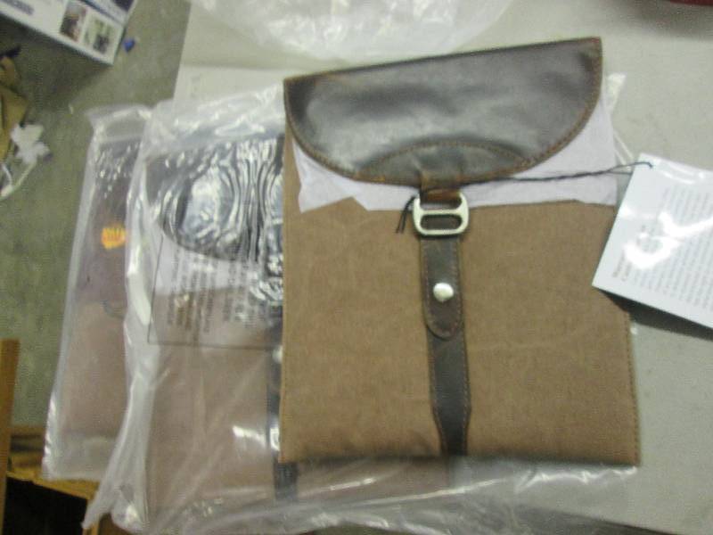 lot 62 image: 3 new i-pad pull up leather wash ca...