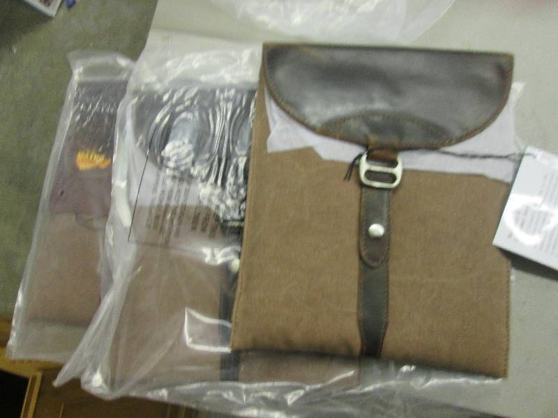 lot 64 image: 3 new i-pad pull up leather wash ca...