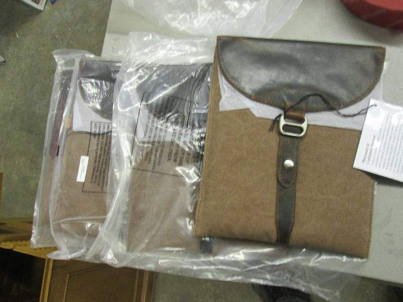 lot 65 image: 4 new i-pad pull up leather wash ca...