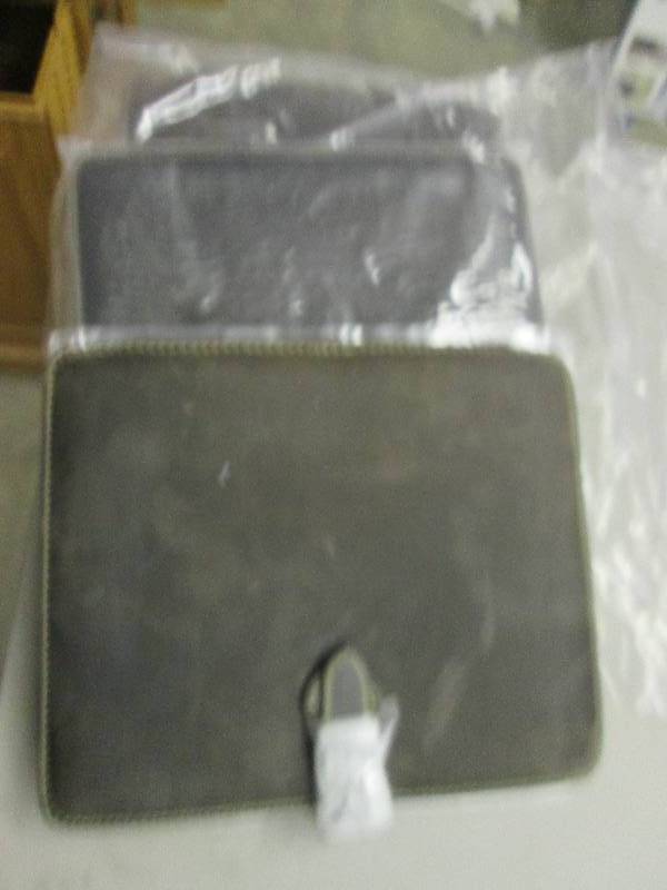 lot 70 image: 3 leather bear caynon fold down med...