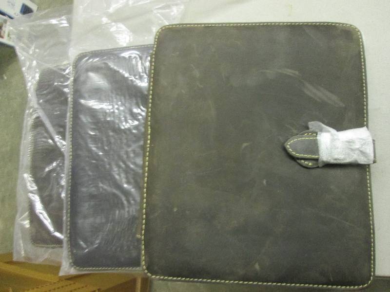 lot 74 image: 3 leather bear caynon fold down med...