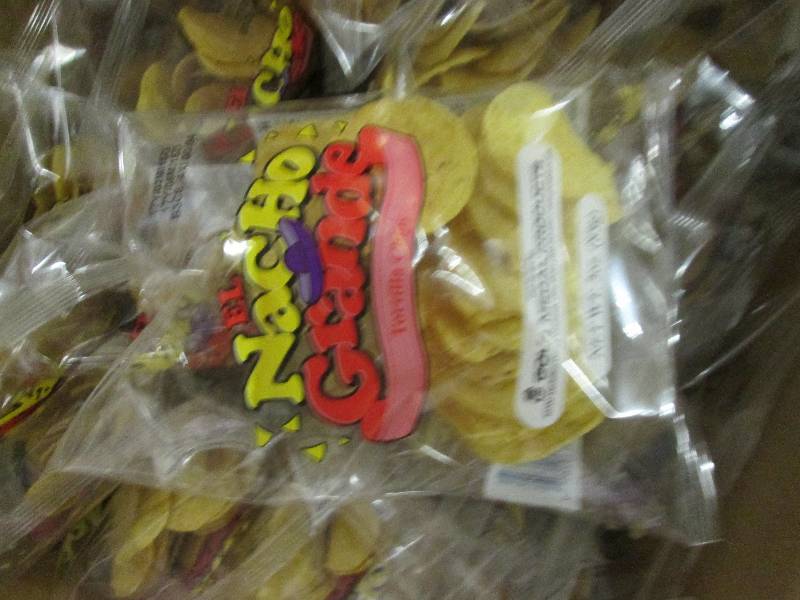 lot 122 image: lot of el nacho grande tortilla chi...