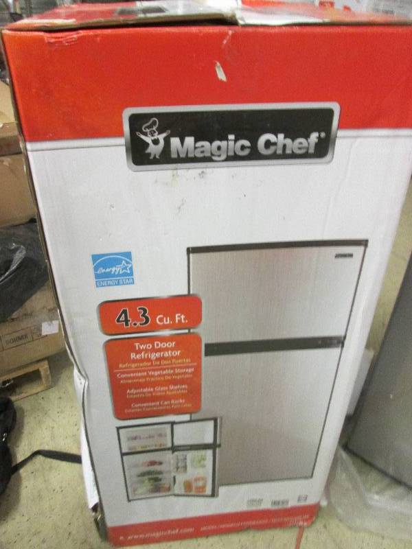 lot 215 image: magic chef 4.3cuft two door fridge ...