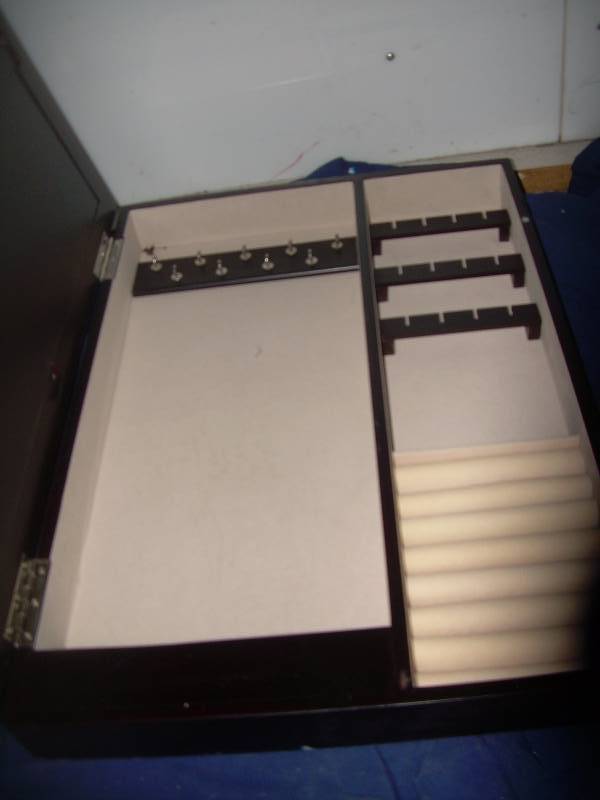 WOODEN PICTURE BOX