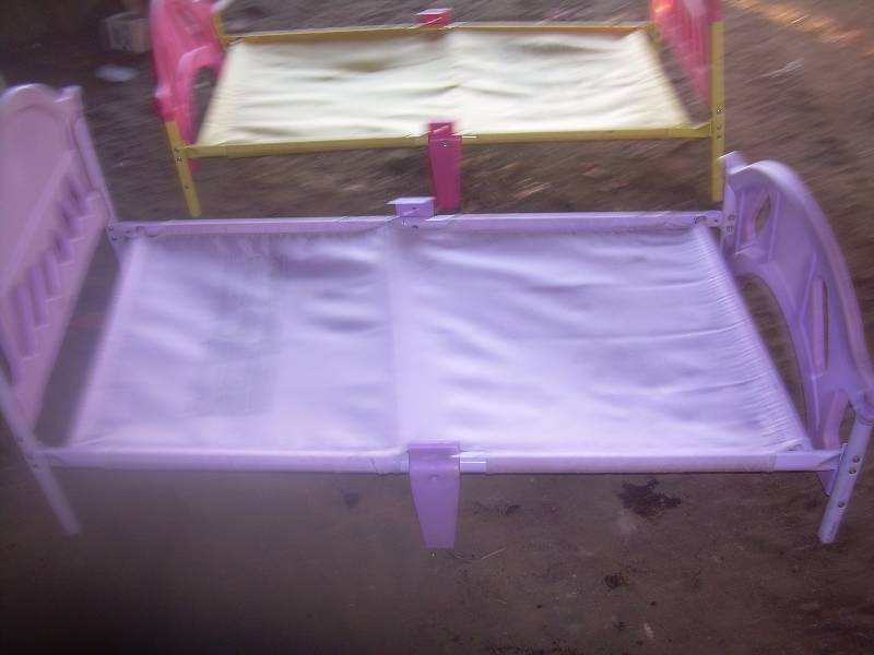 2 SMALL GIRLS BEDS