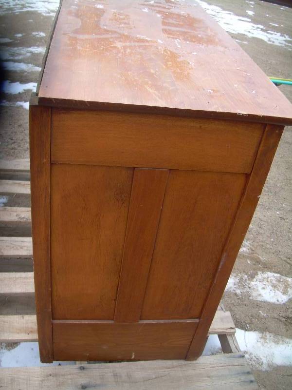 VINTAGE DRESSER