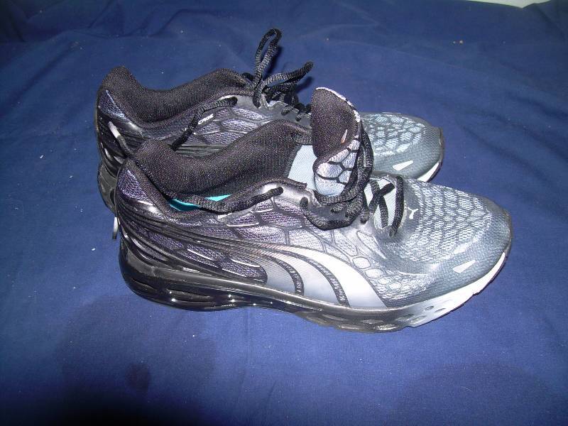 NEW PUMA TENNIS SHOES