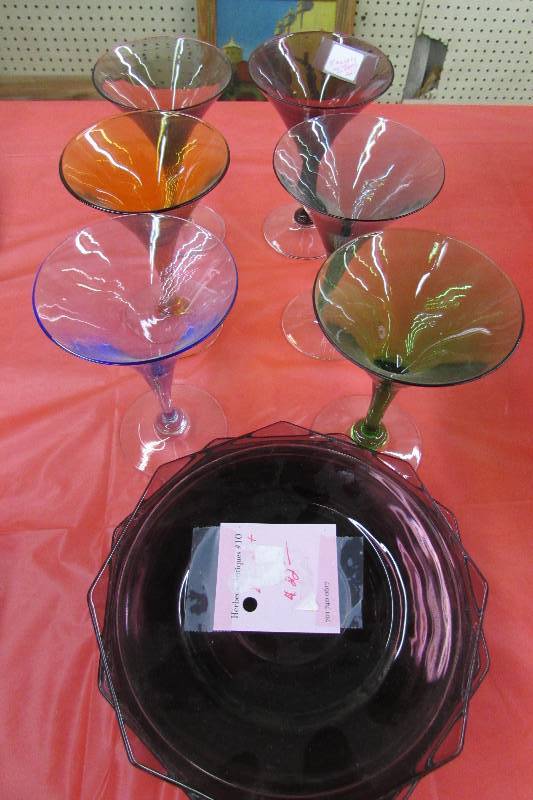 lot 242 image: COLORED GLASS MARTINI GLASSES, PURPLE GLASS DESERT PLATES