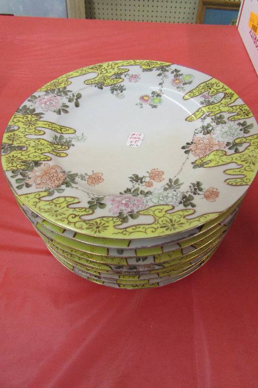 lot 245 image: 9 HAND PAINTED DECORATIVE PLATES