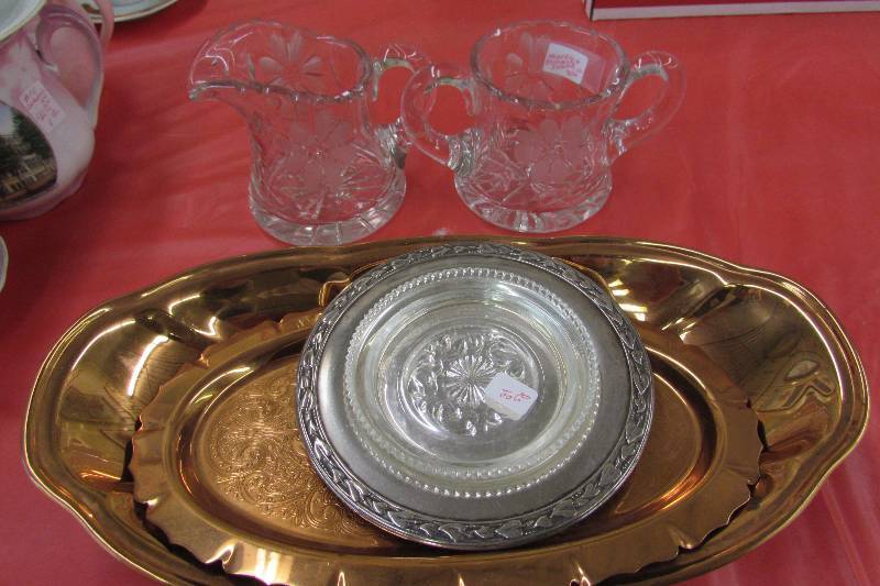 lot 243 image: CRYSTAL CREAM AND SUGAR SET, METAL SERVING TRAYS