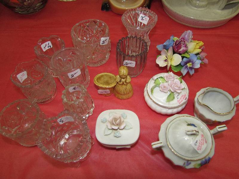 lot 251 image: MISC HOUSEHOLD ITEMS