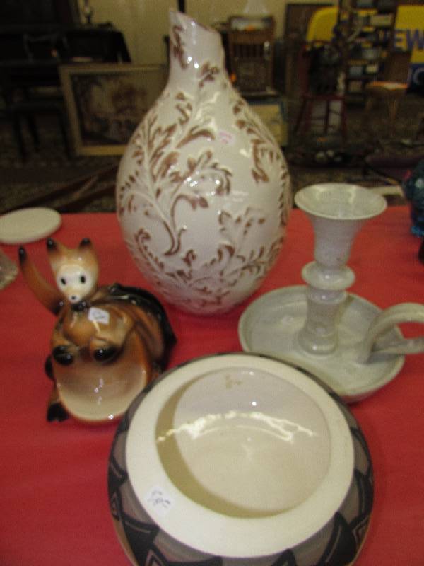 lot 252 image: POTTERY PIECES