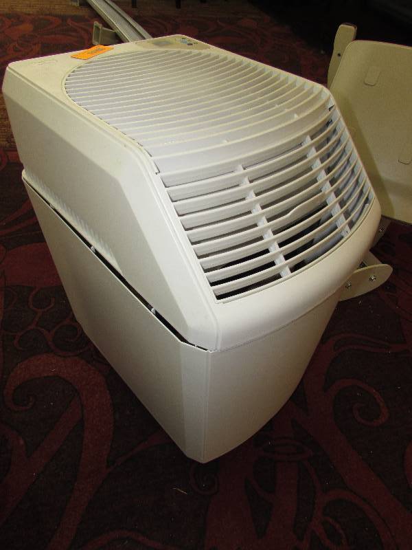 lot 266 image: ESSICK AIR PRODUCTS EVAPORATIVE HUMIDIFIER