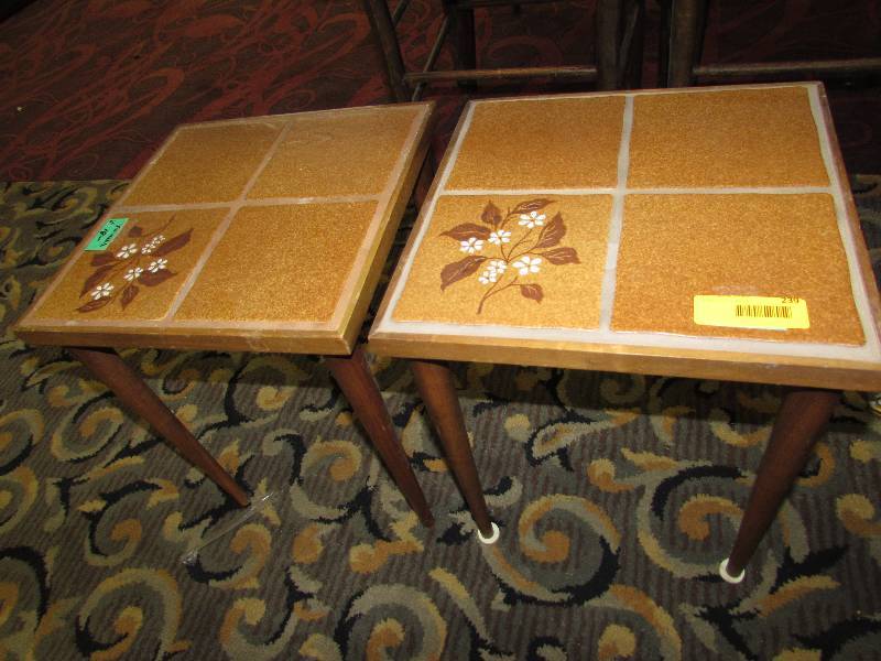 lot 239 image: PAIR OF SMALL SIDE TABLES