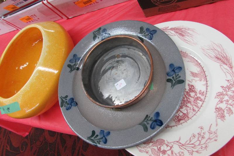lot 236 image: OIL LAMP, DECORATIVE PLATES AND POTTERY BOWLS