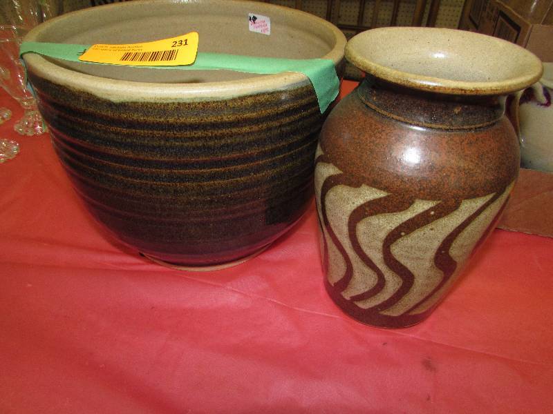 lot 231 image: POTTERY PIECES