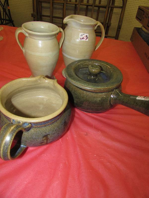 lot 233 image: POTTERY PIECES