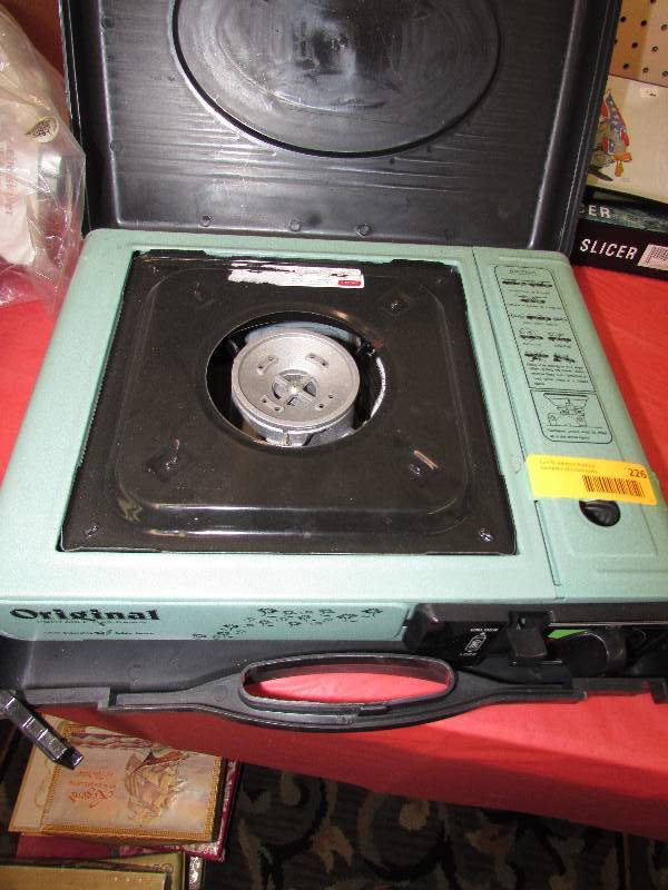 lot 226 image: GANDER MOUNTAIN PORTABLE COOK TOP