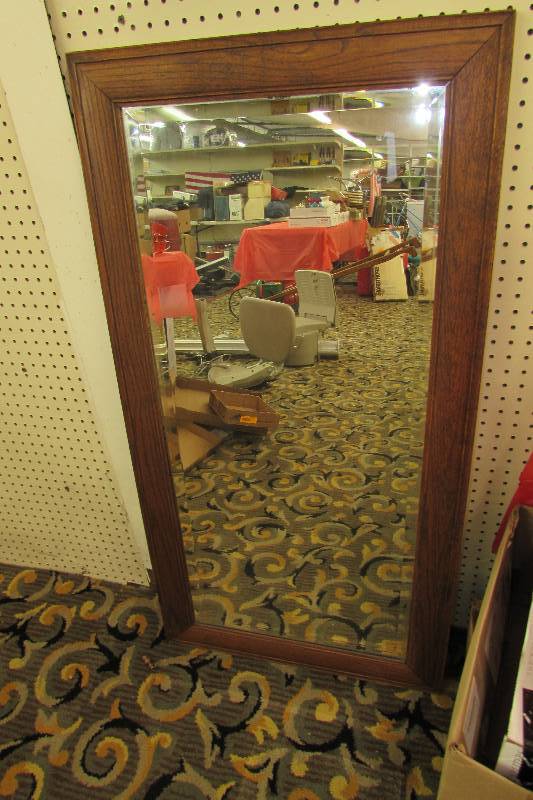 lot 219 image: VINTAGE MIRROR