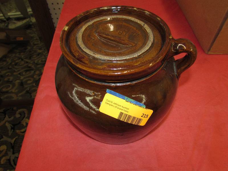 lot 215 image: BEAN POT WITH LID