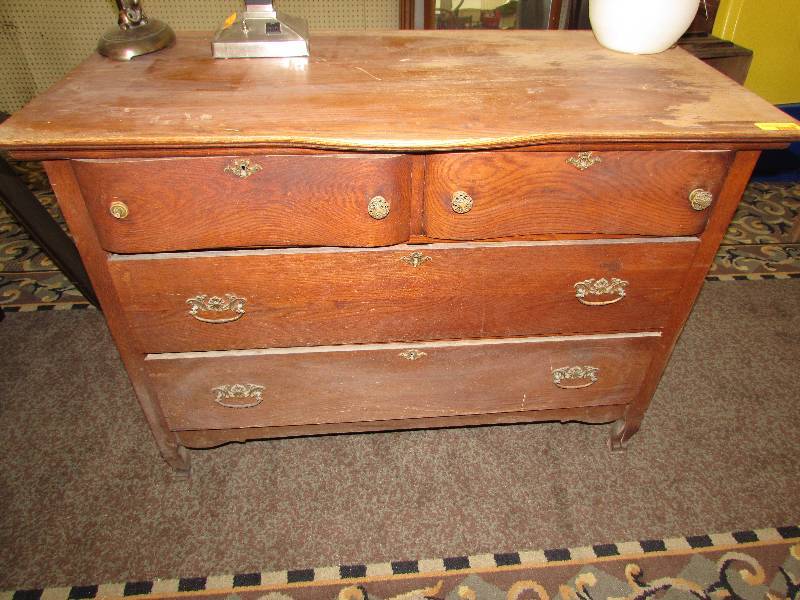 lot 212 image: ANTIQUE DRESSER