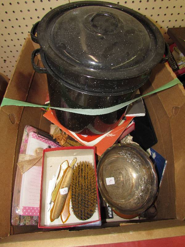 lot 217 image: MISC HOUSEHOLD ITEMS