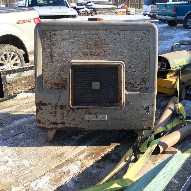 lot 209 image: SUPER FLAME DELUXE FUEL OIL HEATER