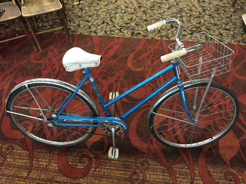 lot 303 image: VINTAGE LADIES BIKE WITH FRONT BASKET