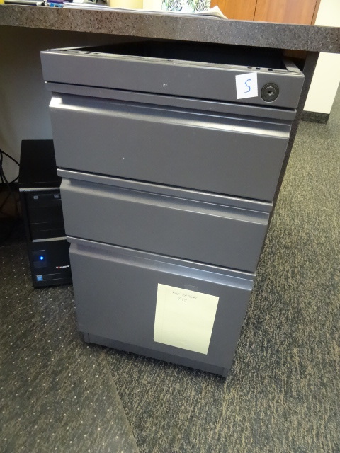 15 metal 3 drawer ped. No top....