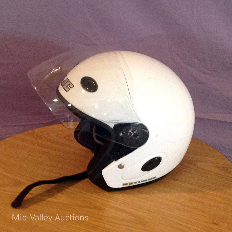lot 16 image: Helmet wshield