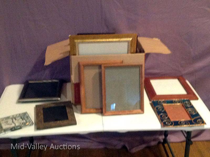 lot 42 image: Picture Frames