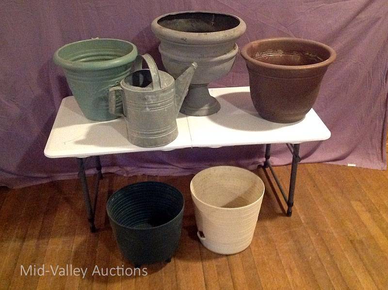 lot 45 image: Flower Pots & Watering Can