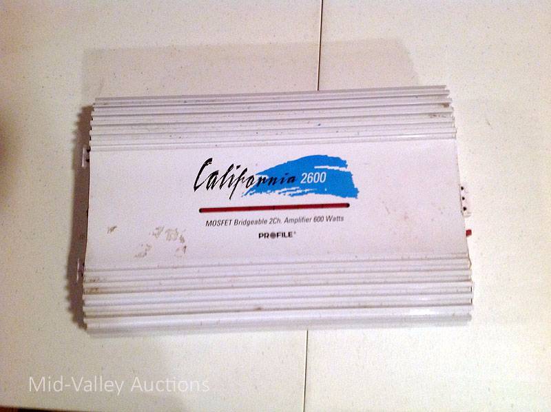 lot 54 image: 600 Watt Amplifier