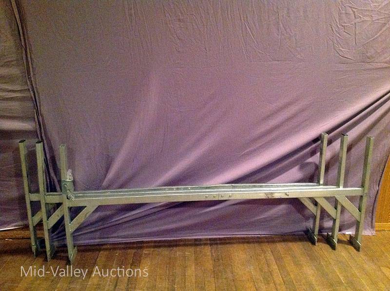 lot 57 image: Trailer Rails