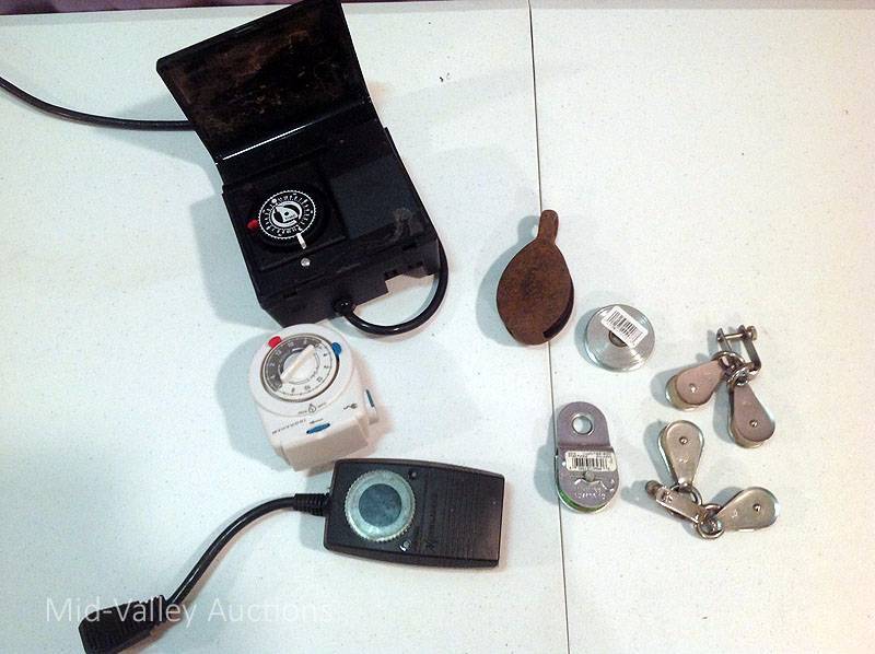 lot 72 image: Electric Timers & Pulleys