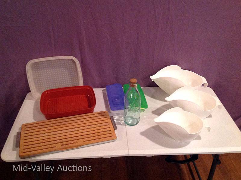 lot 82 image: Kitchen Items 3