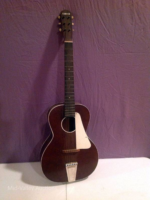 lot 93 image: Kamico Guitar