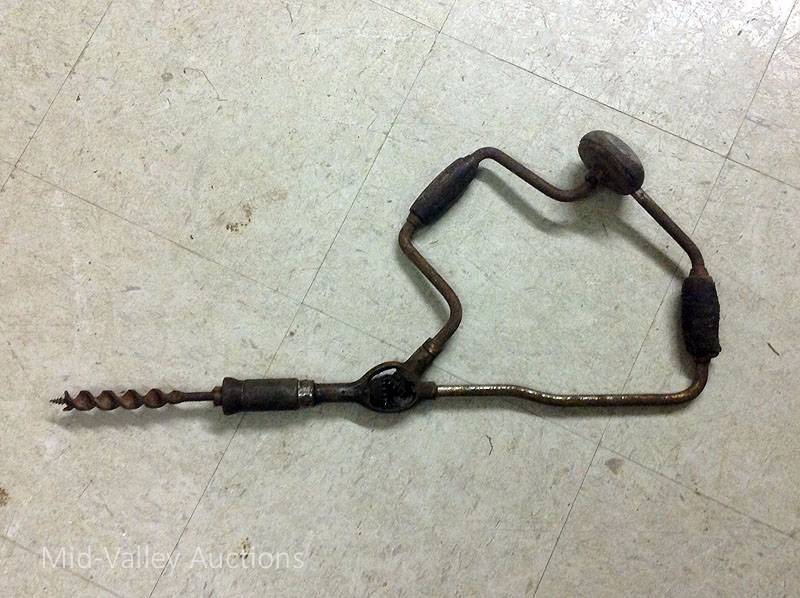 lot 98 image: Unique Old Hand Drill