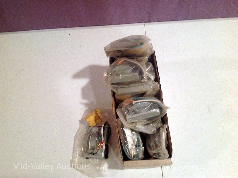 lot 111 image: Hinged Electrical Outlets