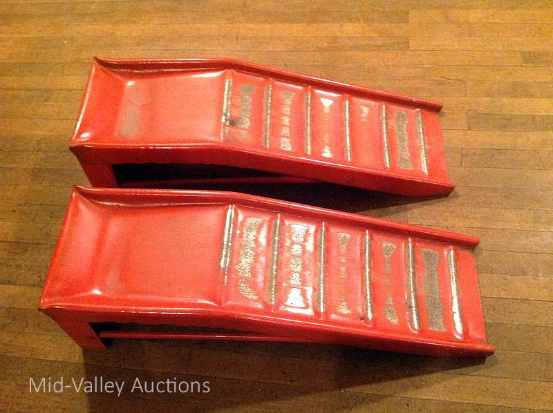 lot 128 image: Metal Car Ramps