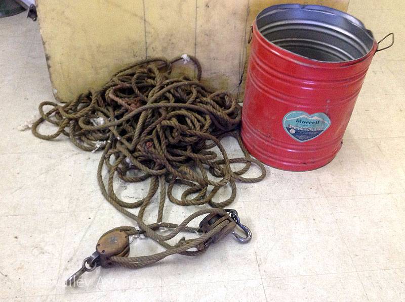 lot 162 image: Rope & Pulleys in Old Lard Tin