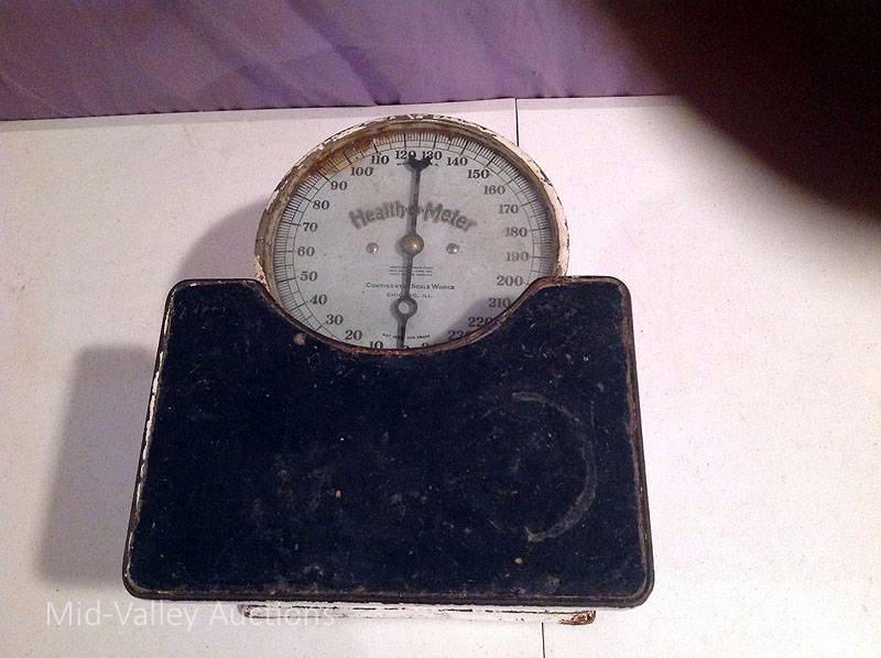 lot 165 image: Vintage Scale