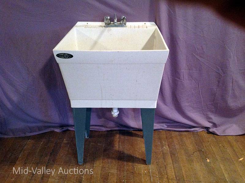 lot 167 image: Laundry Tub