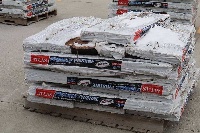lot 9 image: Shingles