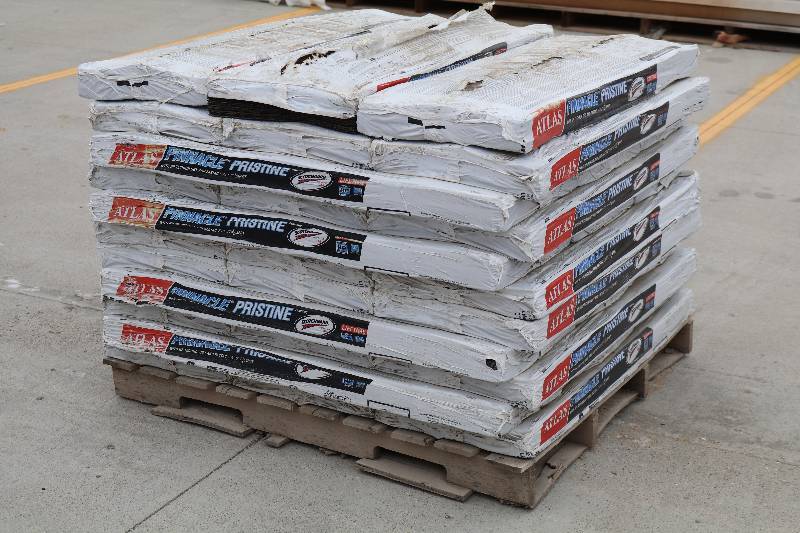 lot 10 image: Shingles
