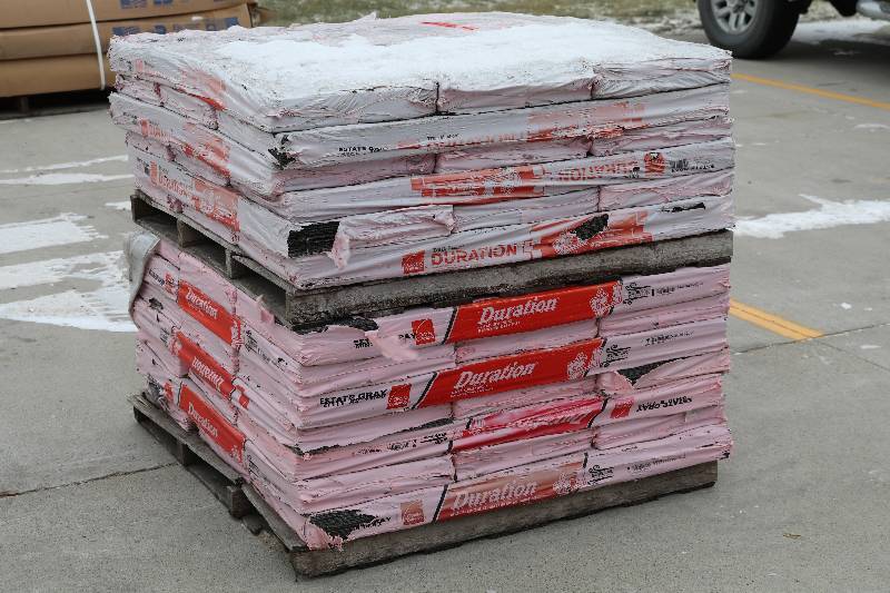 lot 15 image: Shingles