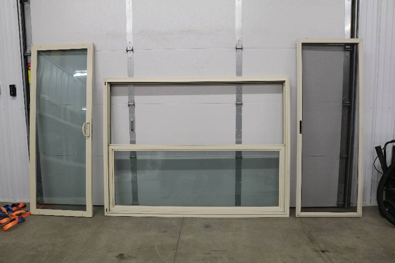 lot 20 image: Patio Door