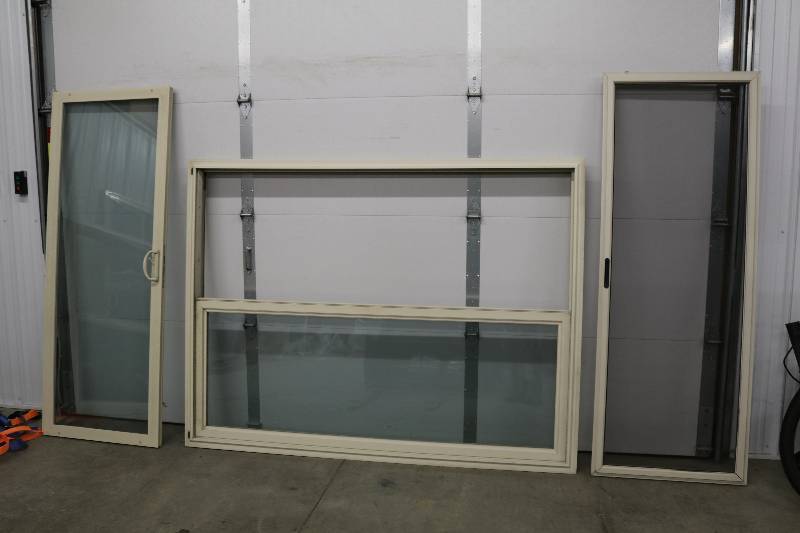 lot 21 image: Patio Door